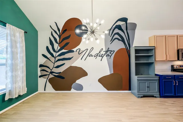 a view of a livingroom with furniture