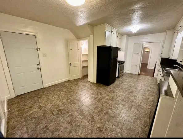 $1,675 | 212 West Hunnicutt Street, Unit 1, Baytown, TX 77520