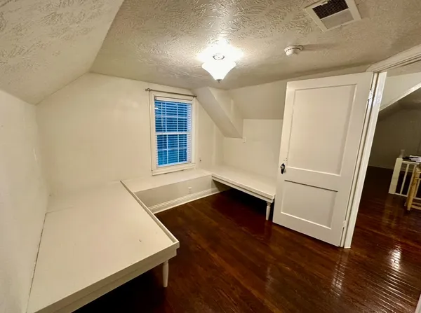 $1,675 | 212 West Hunnicutt Street, Unit 1, Baytown, TX 77520