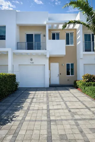 $730,000 | 7220 Northwest 103rd Path, Doral, FL 33178