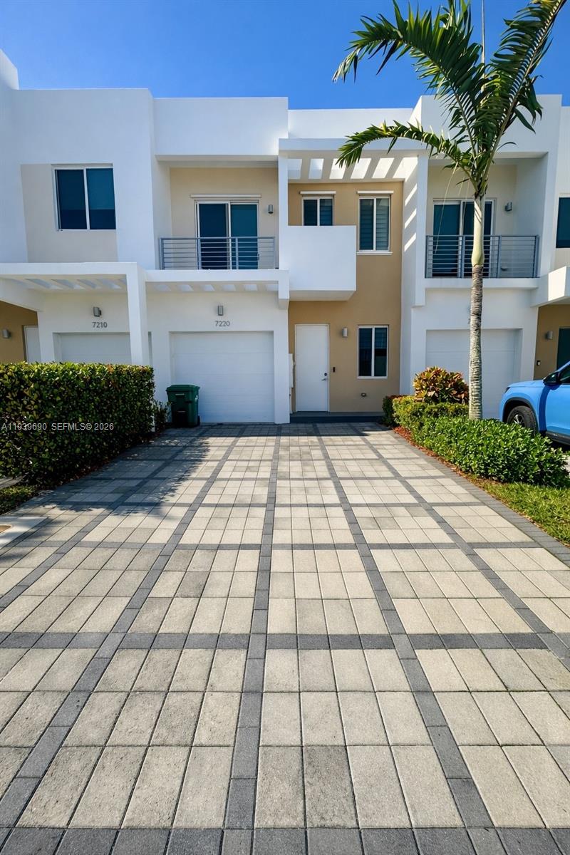 7220 Northwest 103rd Path Doral, FL 33178 - Photo 2 of 8