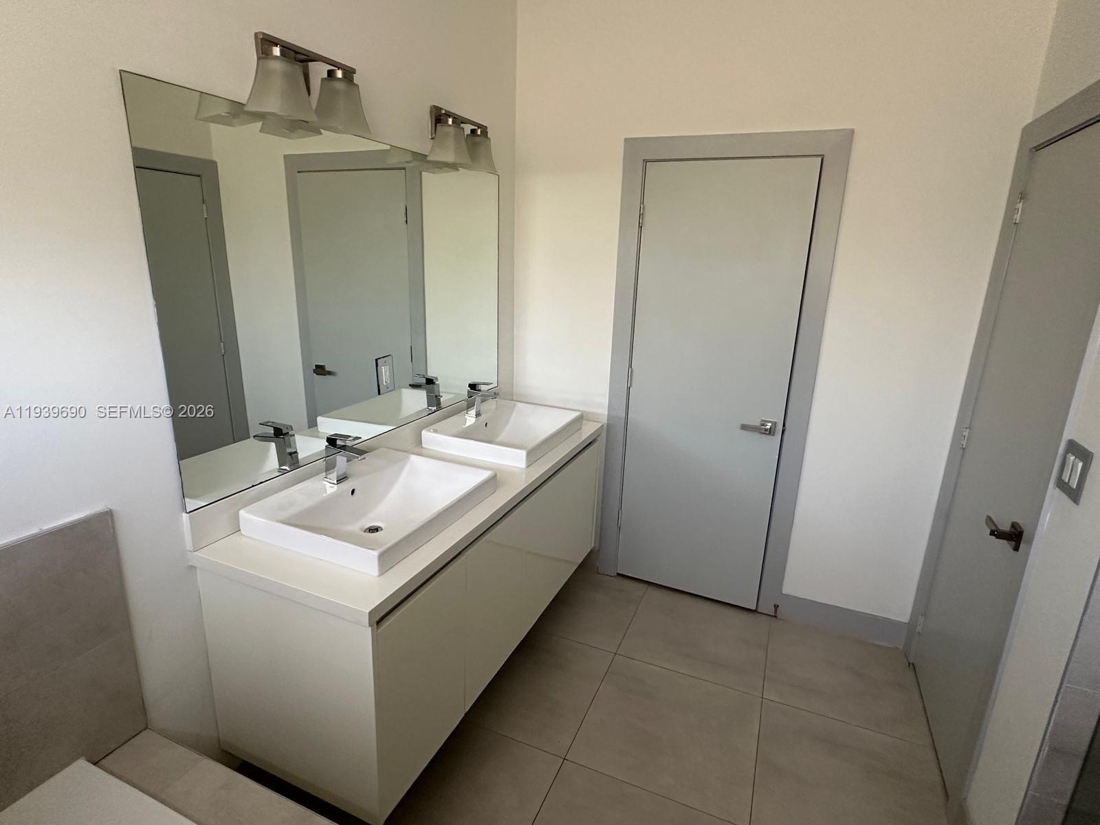 7220 Northwest 103rd Path Doral, FL 33178 - Photo 7 of 8