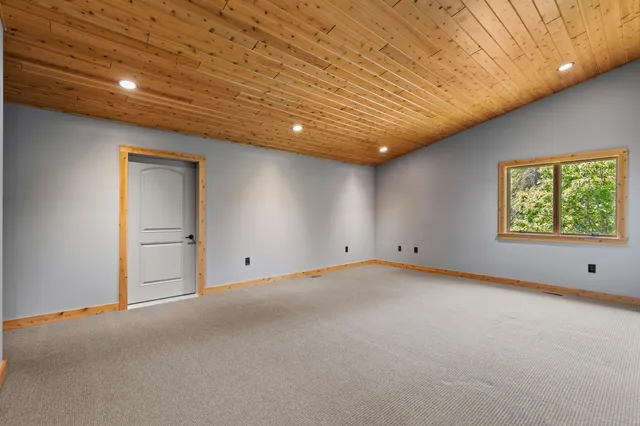 $3,400,000 | 1072 Highway 80, Kinross, MI 49752