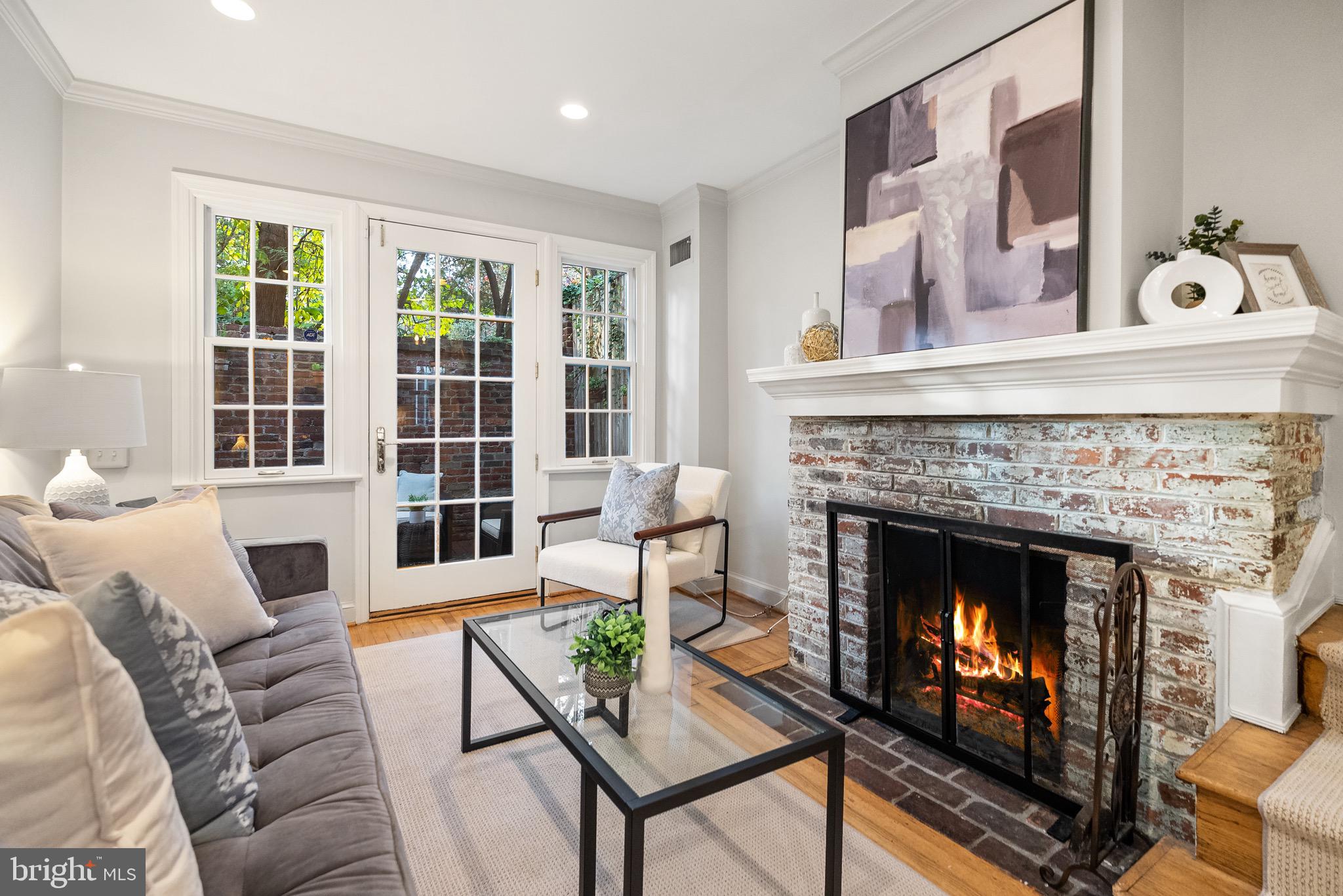 2 Pomander Walk Northwest Washington, DC 20007 - Photo 11 of 30 Living Room