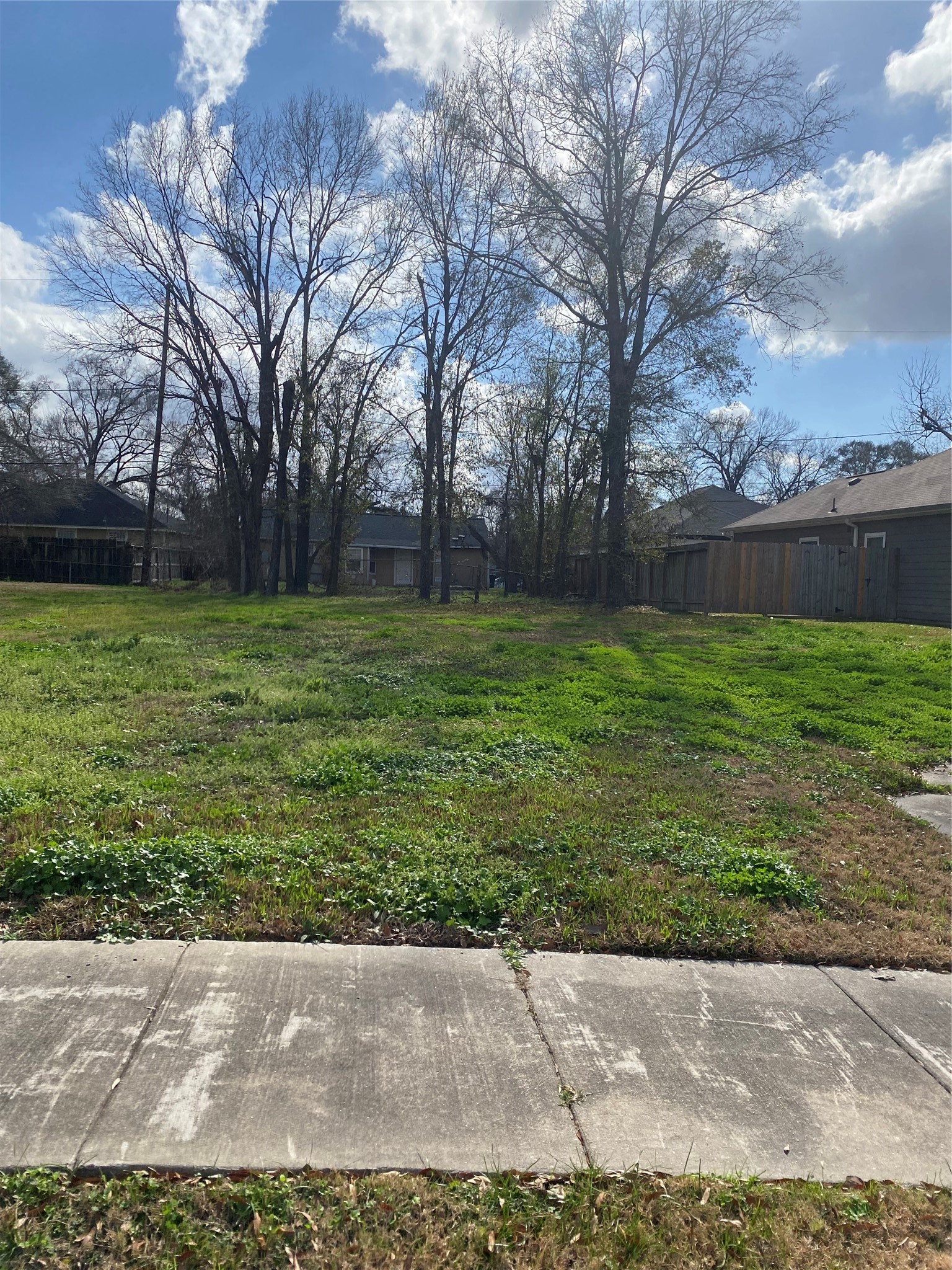 5338 Keystone Street Houston, TX 77021 - Photo 3 of 3 a view of a grassy field