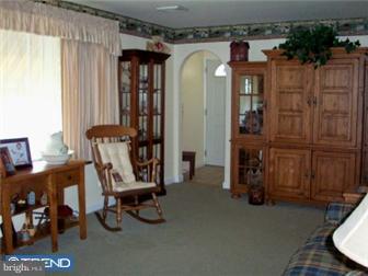 437 Morrison Road Reading, PA 19601 - Photo 3 of 10