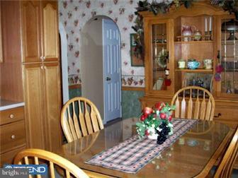 437 Morrison Road Reading, PA 19601 - Photo 4 of 10