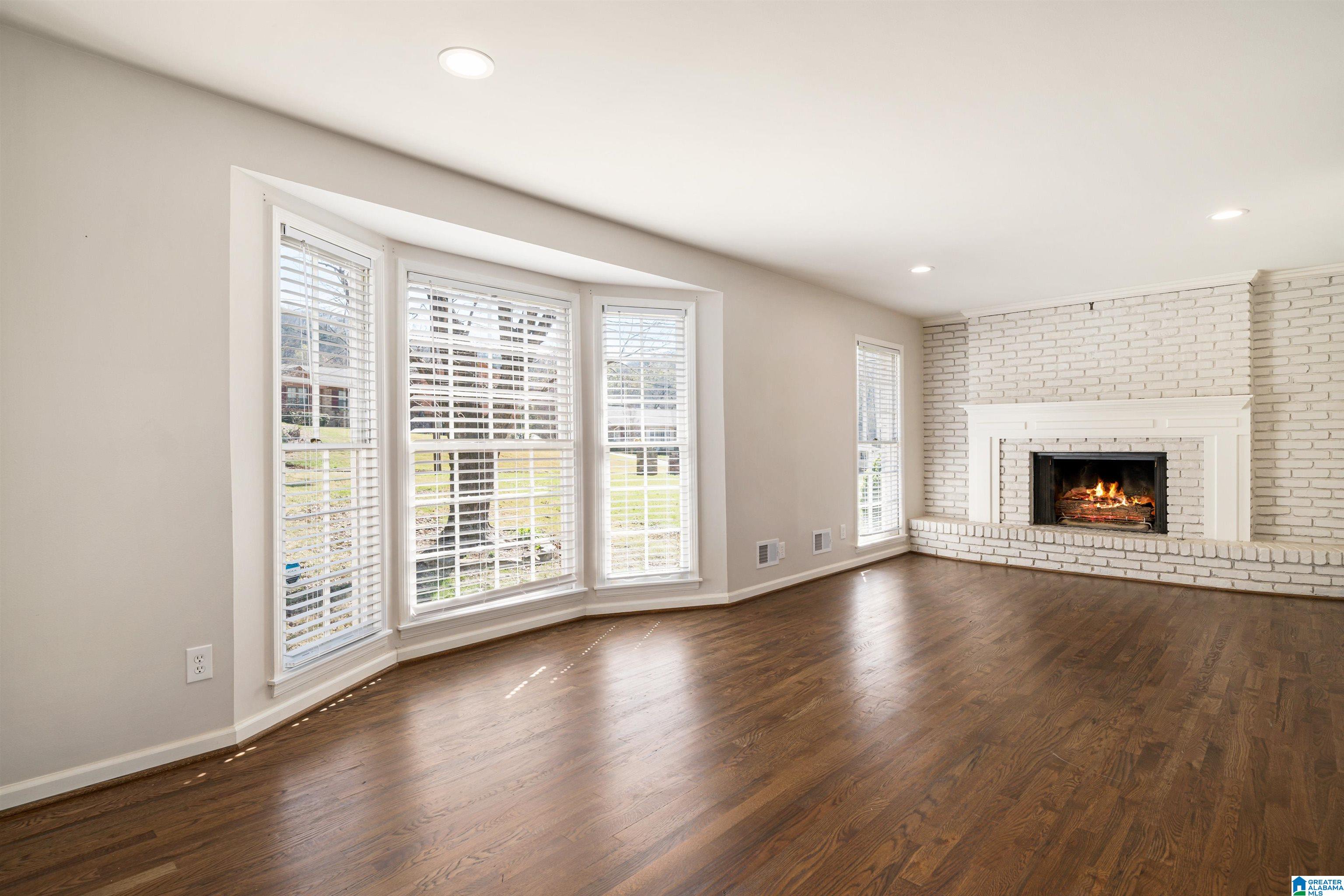828 Rockingham Road Birmingham, AL 35235 - Photo 6 of 28