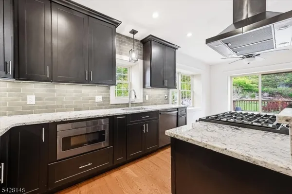 $450,000 | 4 Tote Road, Andover, NJ 07821