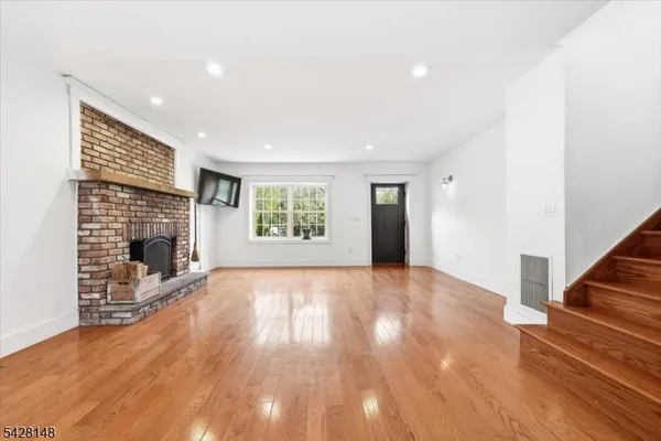 $450,000 | 4 Tote Road, Andover, NJ 07821