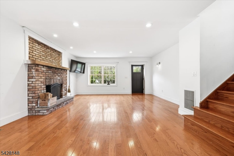 4 Tote Road Andover, NJ 07821 - Photo 3 of 30