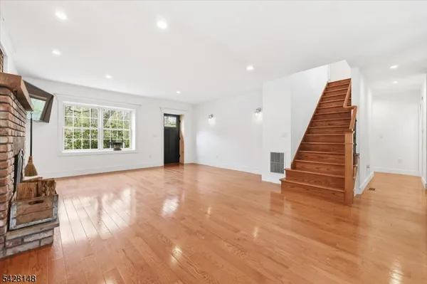 $450,000 | 4 Tote Road, Andover, NJ 07821