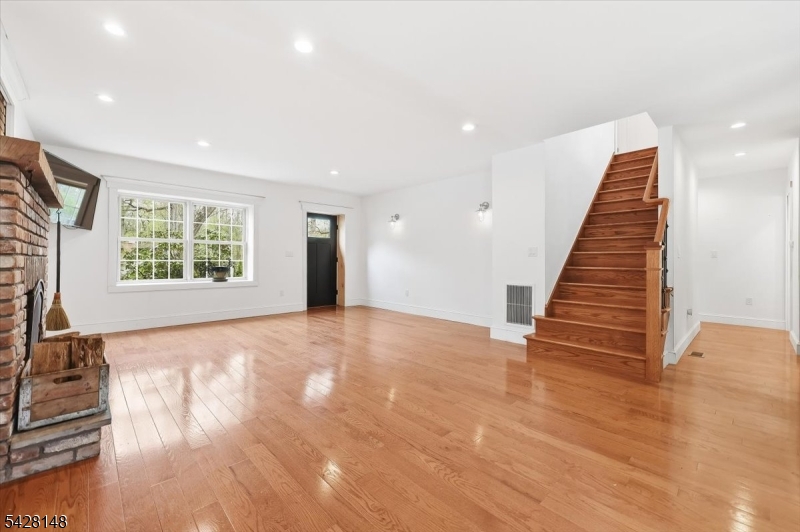 4 Tote Road Andover, NJ 07821 - Photo 4 of 30