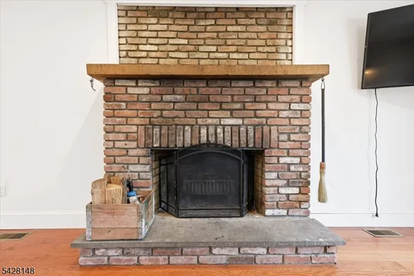 $450,000 | 4 Tote Road, Andover, NJ 07821