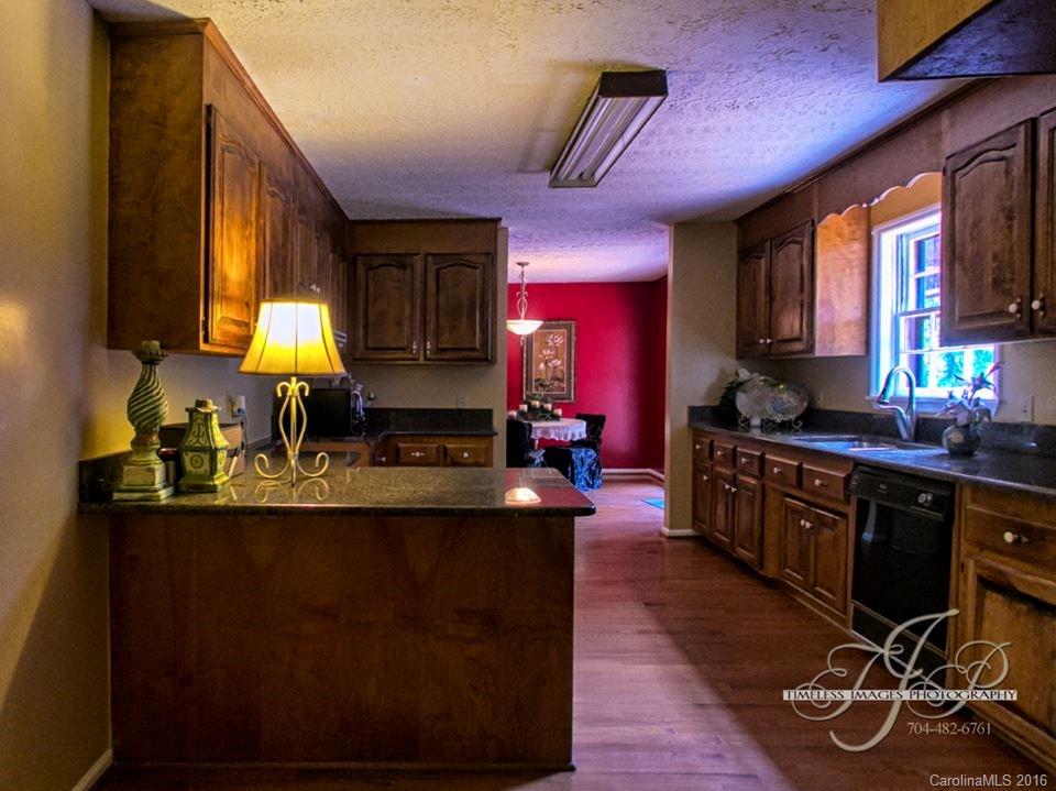252 Oak Grove Road Blacksburg, SC 29702 - Photo 9 of 20