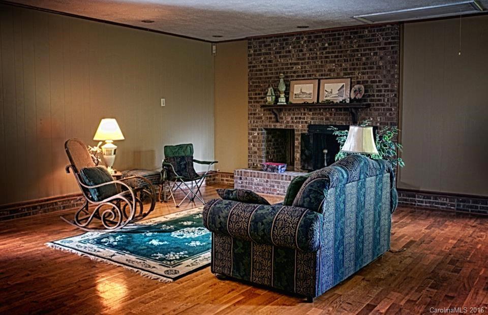 252 Oak Grove Road Blacksburg, SC 29702 - Photo 10 of 20
