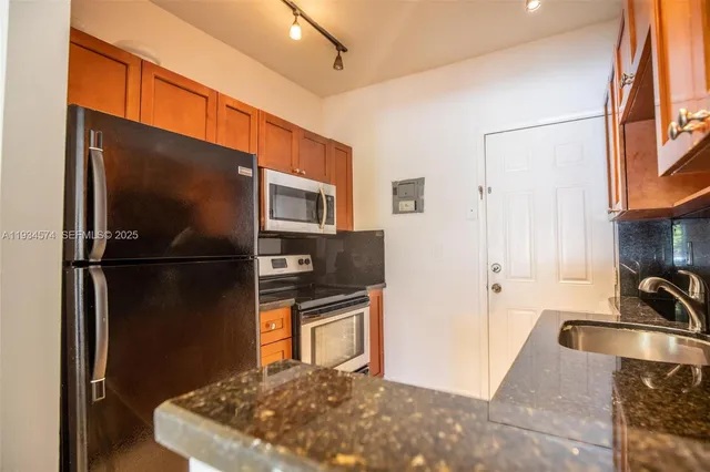 $2,100 | 86 Northeast 50th Terrace, Unit 7, Miami, FL 33137