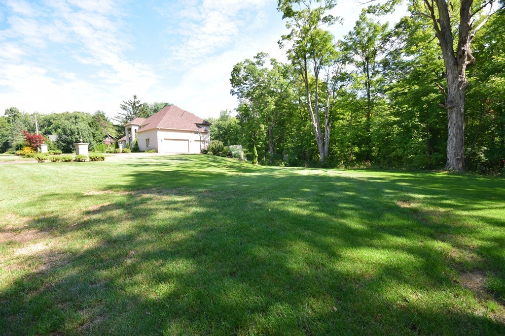 1256 Amostown Road West Springfield, MA 01089 - Photo 2 of 30
