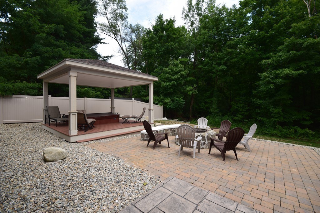 1256 Amostown Road West Springfield, MA 01089 - Photo 26 of 30