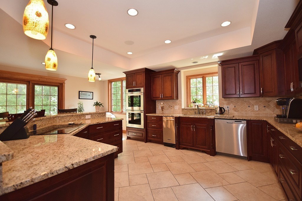 1256 Amostown Road West Springfield, MA 01089 - Photo 6 of 30