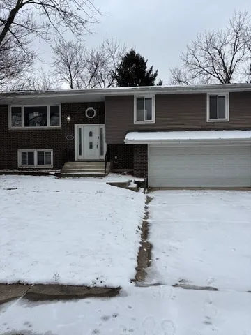 $209,000 | 17012 Magnolia Drive, Hazel Crest, IL 60429