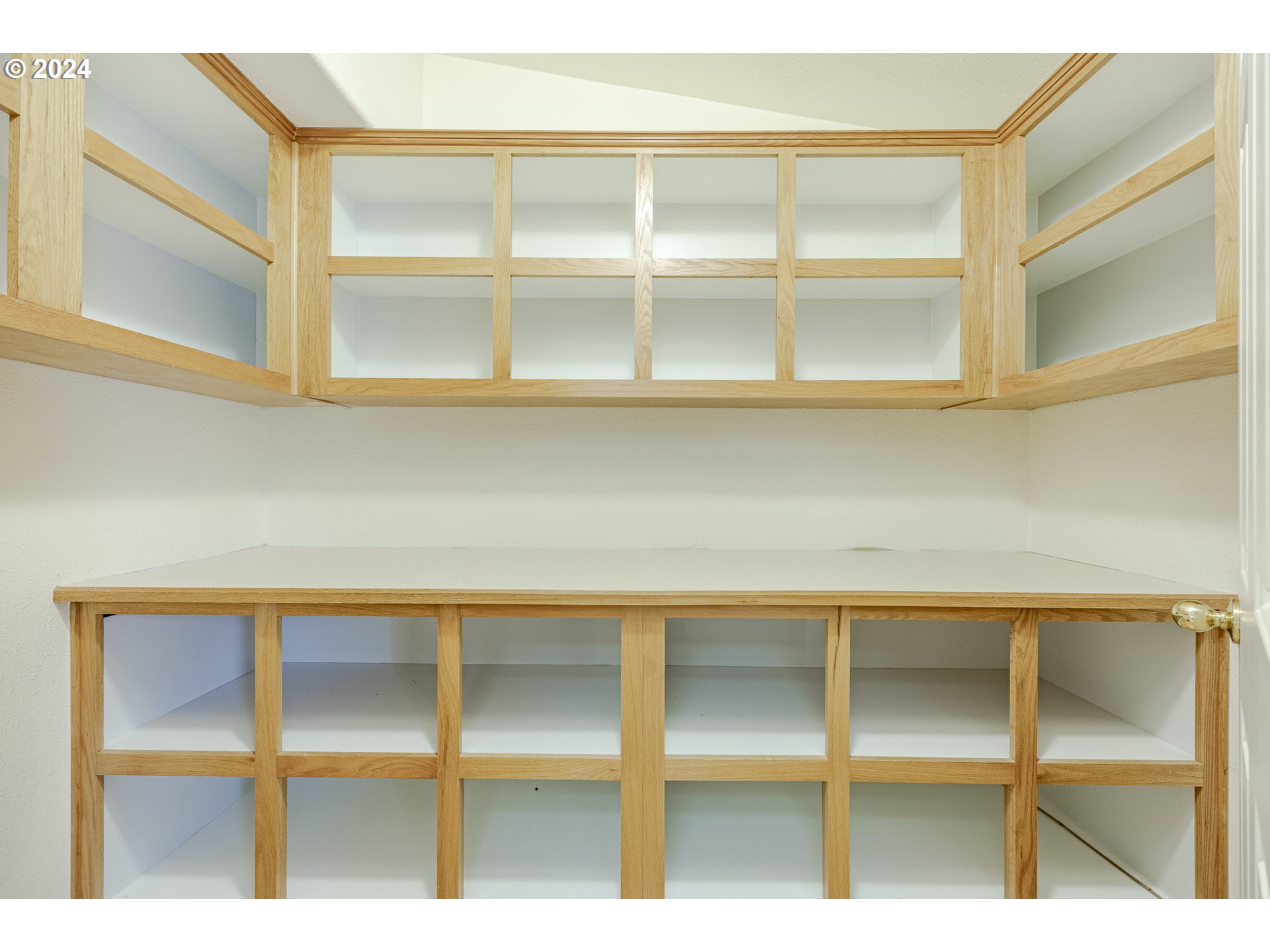 3220 Crescent Avenue, Unit 67 Eugene, OR 97408 - Photo 31 of 48 a view of a room