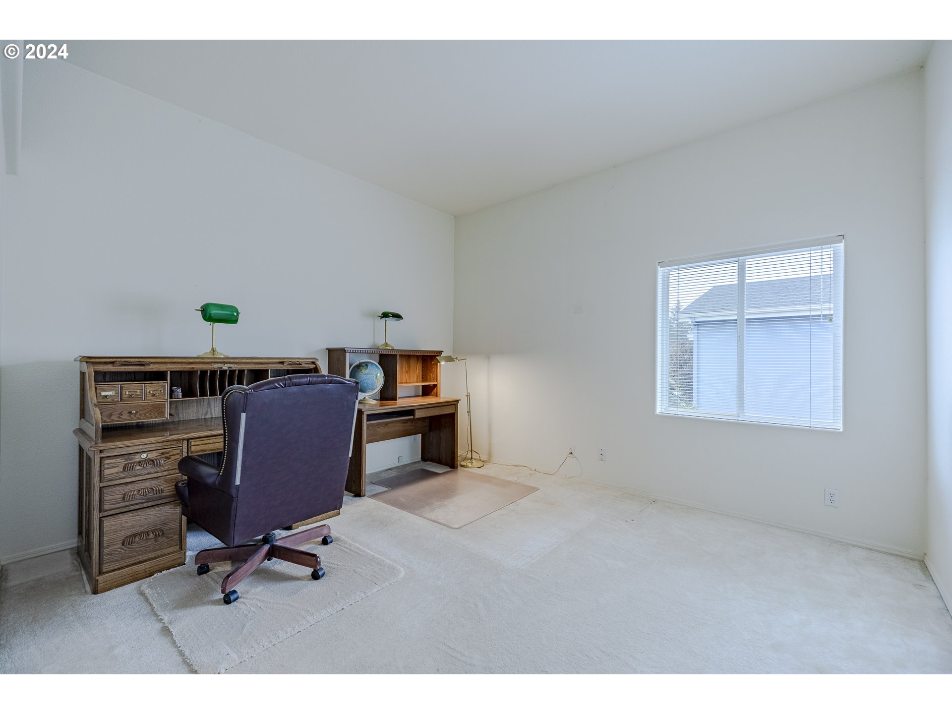 3220 Crescent Avenue, Unit 67 Eugene, OR 97408 - Photo 45 of 48 a view of workspace with windows