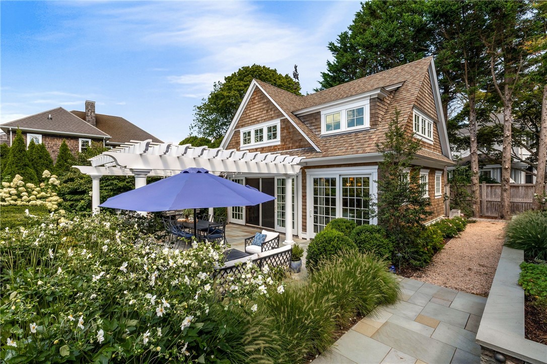 100 Longfellow Road Jamestown, RI 02835 - Photo 16 of 50 Expansive pool house complete with caterer's kitchen, full bath, recreation room and loft office.