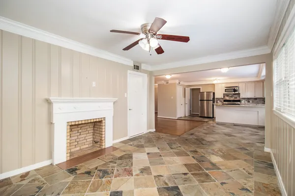 $2,700 | 8418 Lorrie Drive, Houston, TX 77025