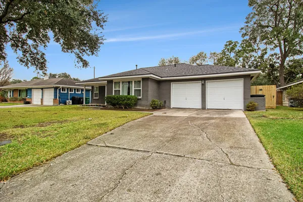 $2,700 | 8418 Lorrie Drive, Houston, TX 77025
