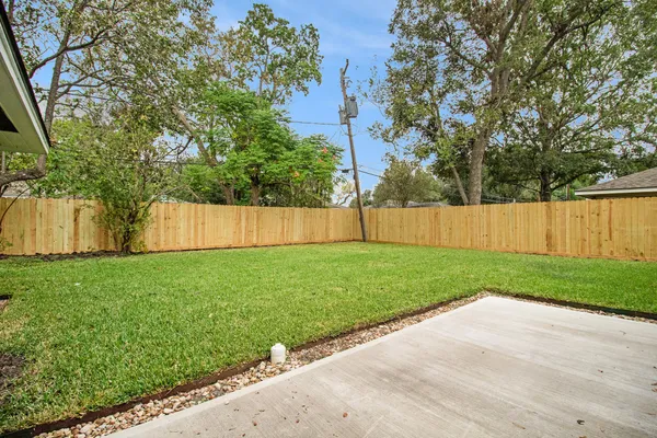 $2,700 | 8418 Lorrie Drive, Houston, TX 77025