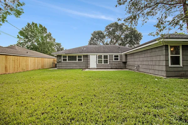 $2,700 | 8418 Lorrie Drive, Houston, TX 77025