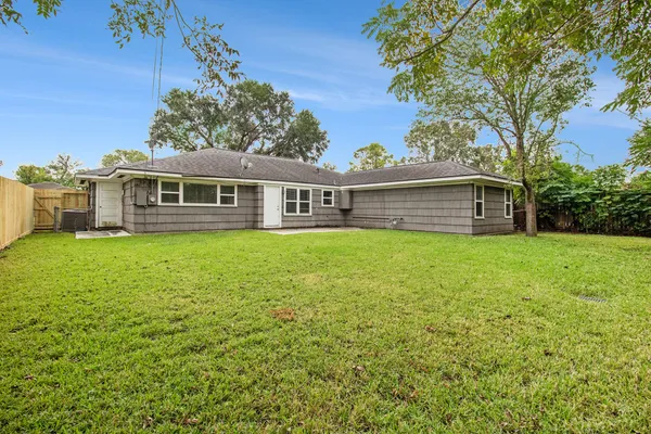 $2,700 | 8418 Lorrie Drive, Houston, TX 77025