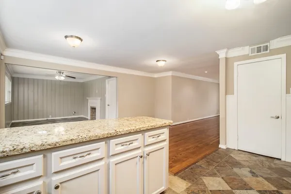 $2,700 | 8418 Lorrie Drive, Houston, TX 77025