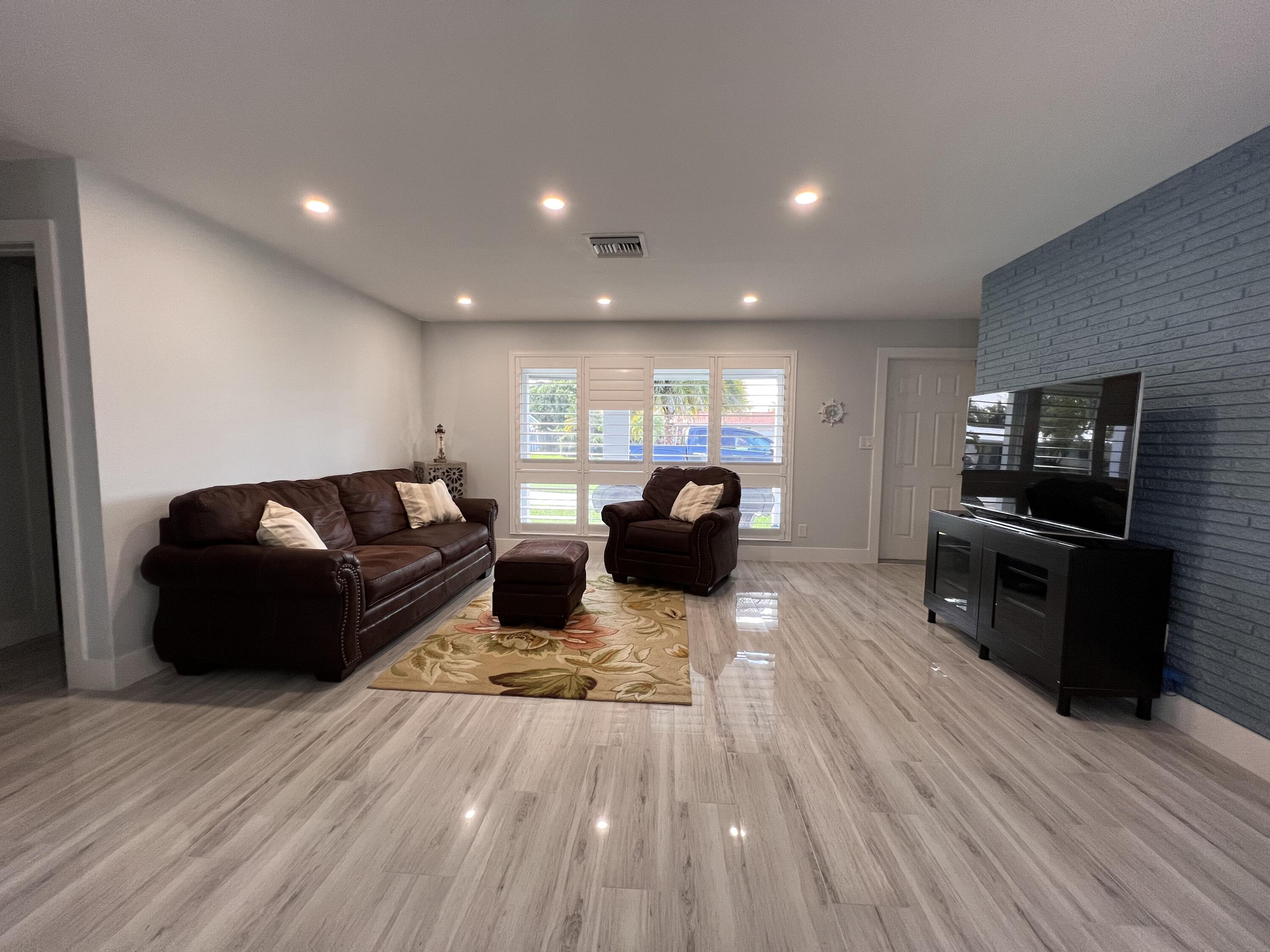 2011 Northeast 31st Street Lighthouse Point, FL 33064 - Photo 8 of 42 Living Room