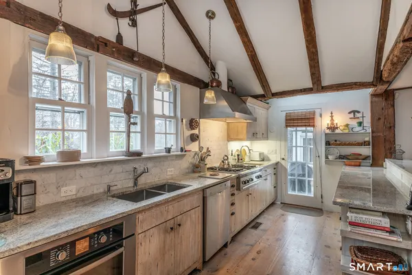 $1,595,000 | 197 Skyline Ridge Road, Bridgewater, CT 06752