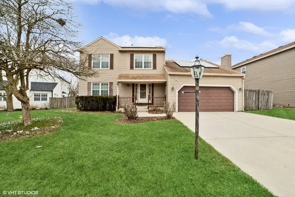 $460,000 | 18 Ascot Lane, Streamwood, IL 60107