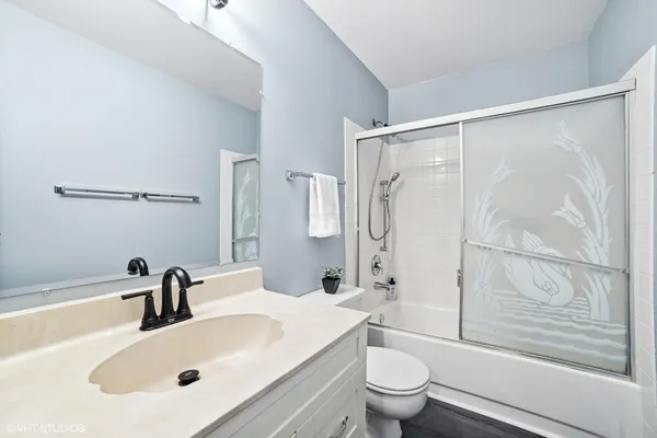 $460,000 | 18 Ascot Lane, Streamwood, IL 60107