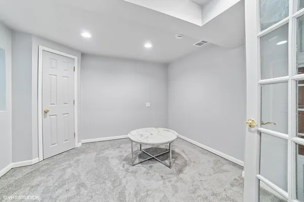 $460,000 | 18 Ascot Lane, Streamwood, IL 60107