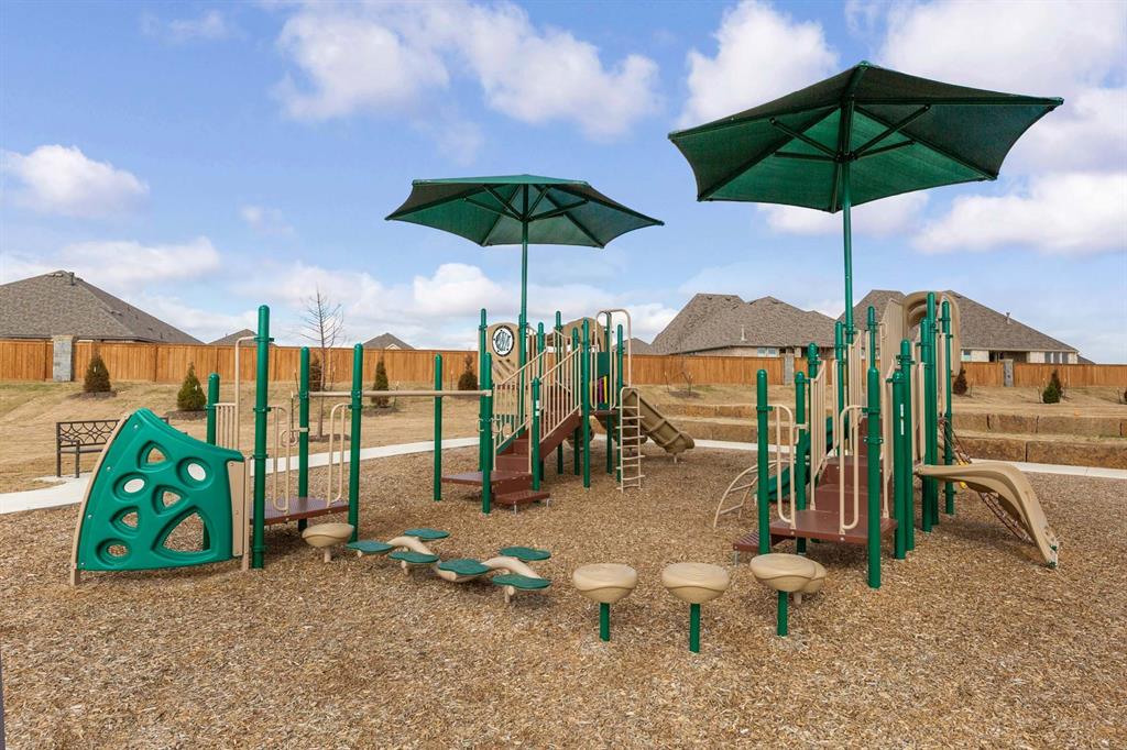 1621 Primms Place Fort Worth, TX 76052 - Photo 33 of 40 a view of a park with slide