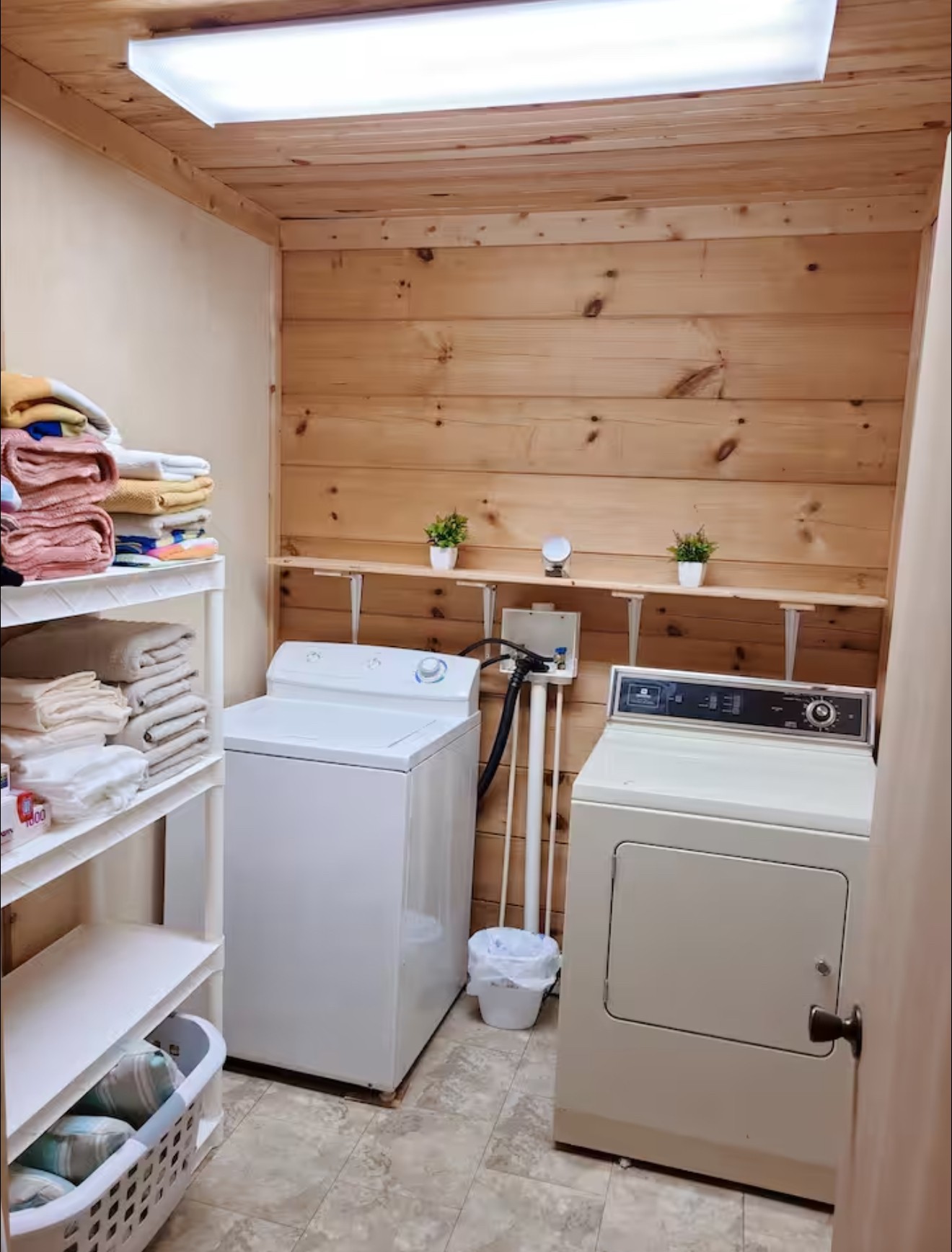 80 Tater Bug Lane Clifton, TN 38425 - Photo 21 of 25 a utility room with dryer and washer