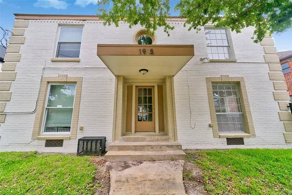 $1,300 | 1915 Binz Street, Unit 1, Houston, TX 77004
