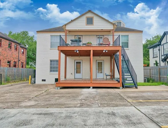$1,300 | 1915 Binz Street, Unit 1, Houston, TX 77004