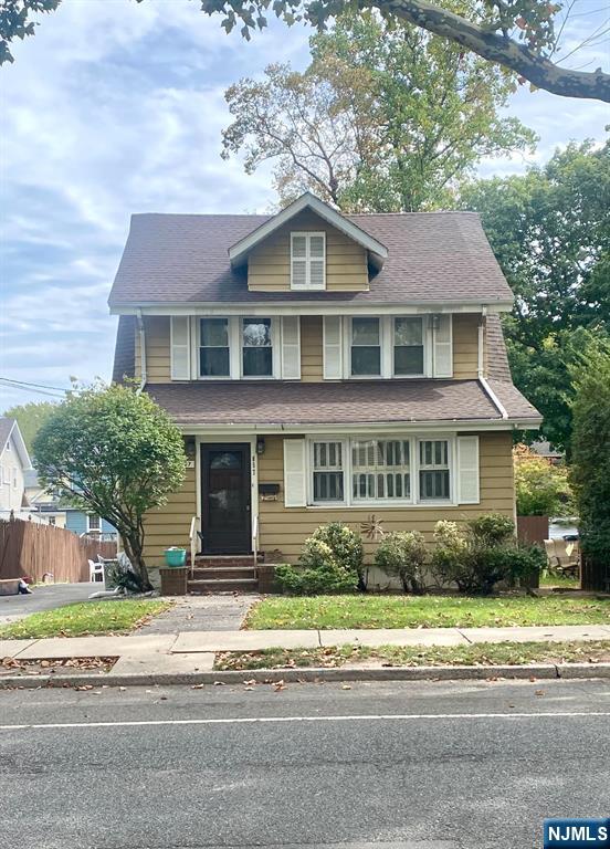 857 Garrison Avenue Teaneck, NJ 07666 - Photo 3 of 5 front view of a house