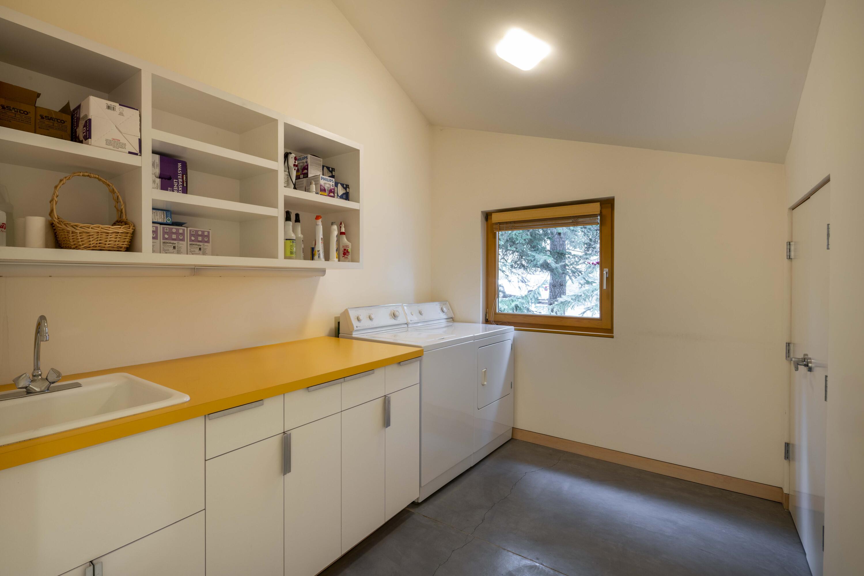 691 Walnut Avenue Ketchum, ID 83340 - Photo 20 of 25 Laundry