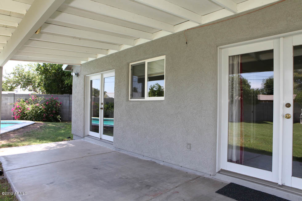 4241 East Piccadilly Road Phoenix, AZ 85018 - Photo 13 of 31 Patio