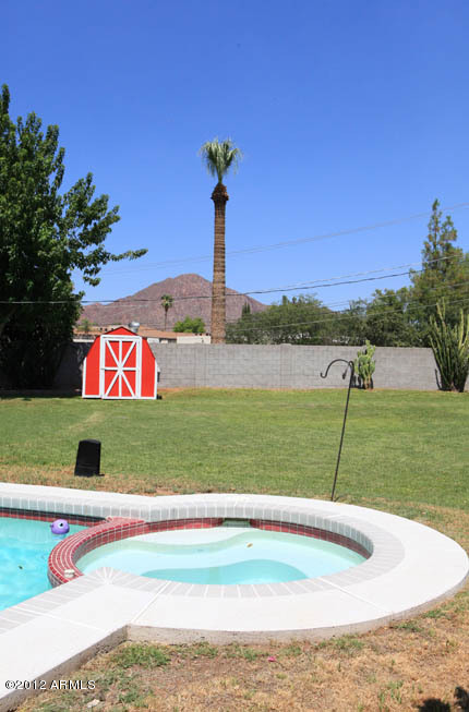 4241 East Piccadilly Road Phoenix, AZ 85018 - Photo 17 of 31 Spa