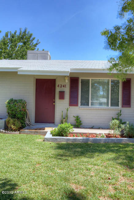 4241 East Piccadilly Road Phoenix, AZ 85018 - Photo 2 of 31 Entry