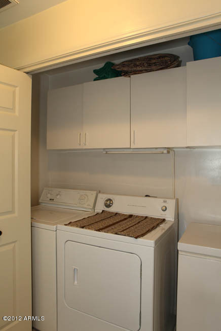 4241 East Piccadilly Road Phoenix, AZ 85018 - Photo 23 of 31 Laundry Room