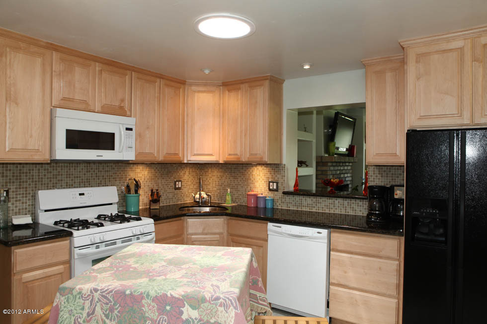 4241 East Piccadilly Road Phoenix, AZ 85018 - Photo 3 of 31 Kitchen